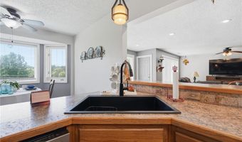 17274 Kansas Ave, Basehor, KS 66012