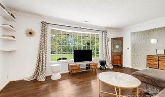 1 Glen Cove Rd, Arden, NC 28704