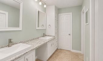 214 Swallow Dr, Brandon, MS 39047