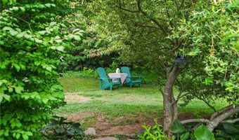 671 County Rd, Barrington, RI 02806