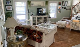 13 Sound View Hts, Branford, CT 06405