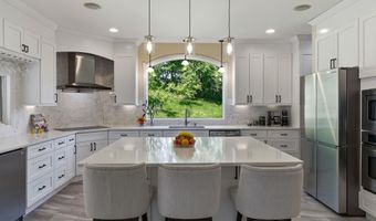 15 Chardonnay Ter, Bedford, NH 03110