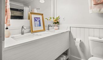 729 Canterbury Dr, Biloxi, MS 39532