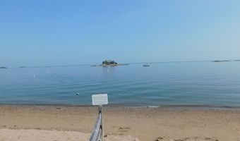 18 Waverly Rd, Branford, CT 06405