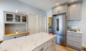 14 Bayard St, Boston, MA 02134