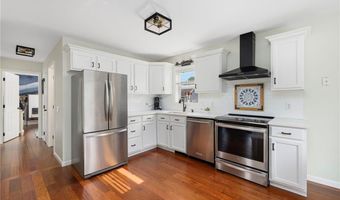 121 Spofford Ave, Warwick, RI 02888