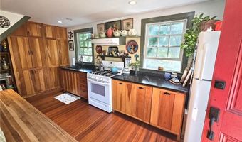 187 Dye Hill Rd, Hopkinton, RI 02832