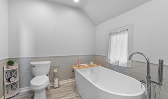 1084 Main St, Antioch, IL 60002