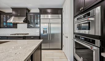 903 W GLACIER Dr, Chandler, AZ 85248