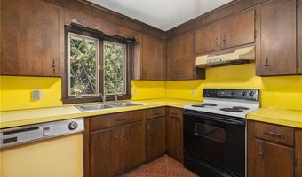 49 Magnolia Ln, Coventry, RI 02816