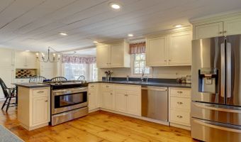 121 Sunset Ln, Berlin, CT 06037