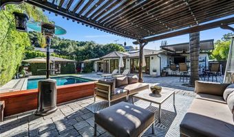 4060 Harclare Ln, Encino, CA 91436