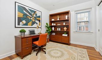 1021 S BARTON St 120, Arlington, VA 22204