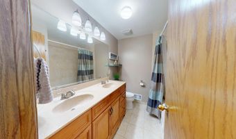 826 Minnie Maddern St, Albert Lea, MN 56007