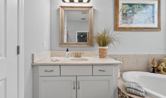 5227 ADMIRAL POINTE Dr, Apollo Beach, FL 33572