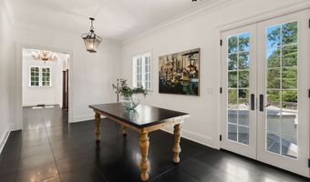 18 Tokeneke Trl, Darien, CT 06820