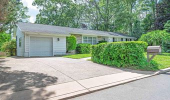 9 Cordova Dr, Absecon, NJ 08201