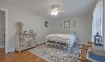 460 NE Oak Hill St, Abingdon, VA 24210