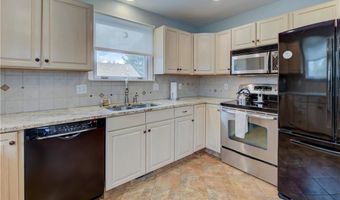 110 Lake View Rd, Cranston, RI 02920