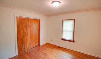 645 Elfgen St, Alton, IL 62002