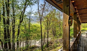 239 Dutch Treat Rd, Banner Elk, NC 28604