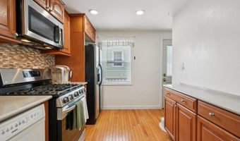 27 George St, Avenel, NJ 07001