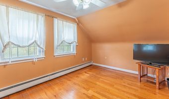 34 Oakhill Ave, Attleboro, MA 02703