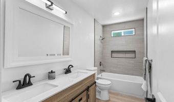 226 Hoomoku St, Kahului, HI 96732