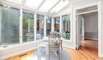 9304 WILDOAK Dr, Bethesda, MD 20814