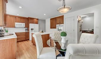 713 Barham Down Dr, Ballwin, MO 63011