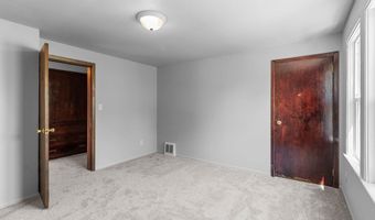 809 N DURKEE St, Appleton, WI 54911