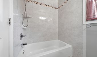 12410 ROCKLEDGE Dr, Bowie, MD 20715