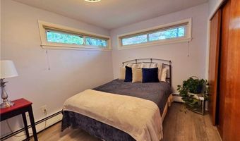 141 Glen Ridge Rd, Cranston, RI 02920