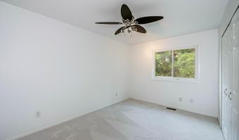 3999 Edmonton Ct, Ann Arbor, MI 48103