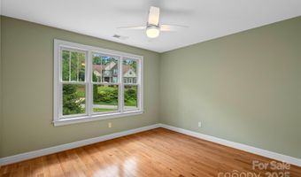 103 Village Pointe Ln, Asheville, NC 28803