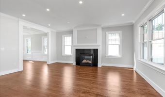 109 Greenway, Albertson, NY 11507