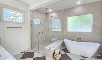 105 PIONEER Trl, Adkins, TX 78101