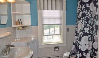 99 S Main St, Acushnet, MA 02743