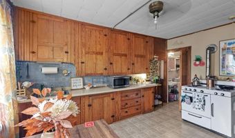 95 School St, Lincoln, RI 02865