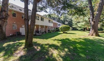 13 Mansion Woods Dr H, Agawam, MA 01001