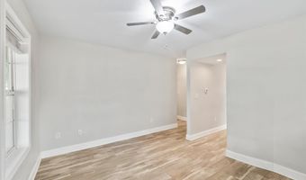 402 S 11th St, Adel, IA 50003
