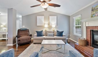 509 Sharon Oaks Ct, Benton, AR 72019