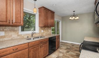 623 River Oak Dr, Ames, IA 50010
