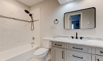 136 Pembroke Rd 9-78, Danbury, CT 06811