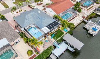 910 CHIPAWAY Dr, Apollo Beach, FL 33572