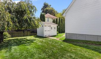 8 Mckay Ct, Warwick, RI 02889