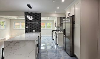 7102 JAYHAWK St, Annandale, VA 22003