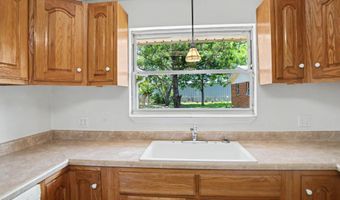 805 Bouslog St, Bay St. Louis, MS 39520