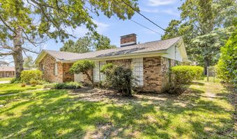 729 Canterbury Dr, Biloxi, MS 39532