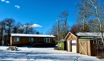28 W Shore Rd, Babb, MT 59411